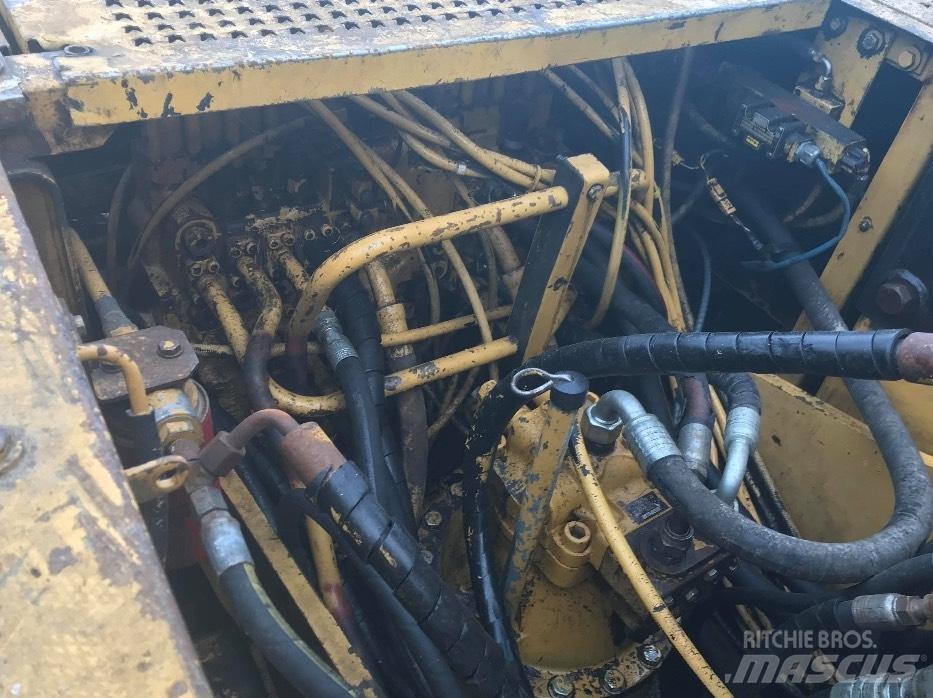 CAT 320 B Εκσκαφείς με ερπύστριες