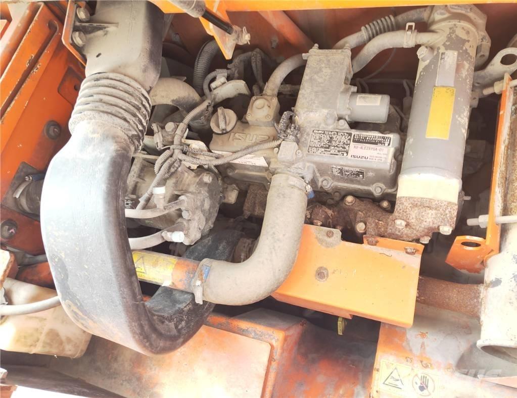 Hitachi ZX75US-3 Μίνι εκσκαφείς 7t - 12t