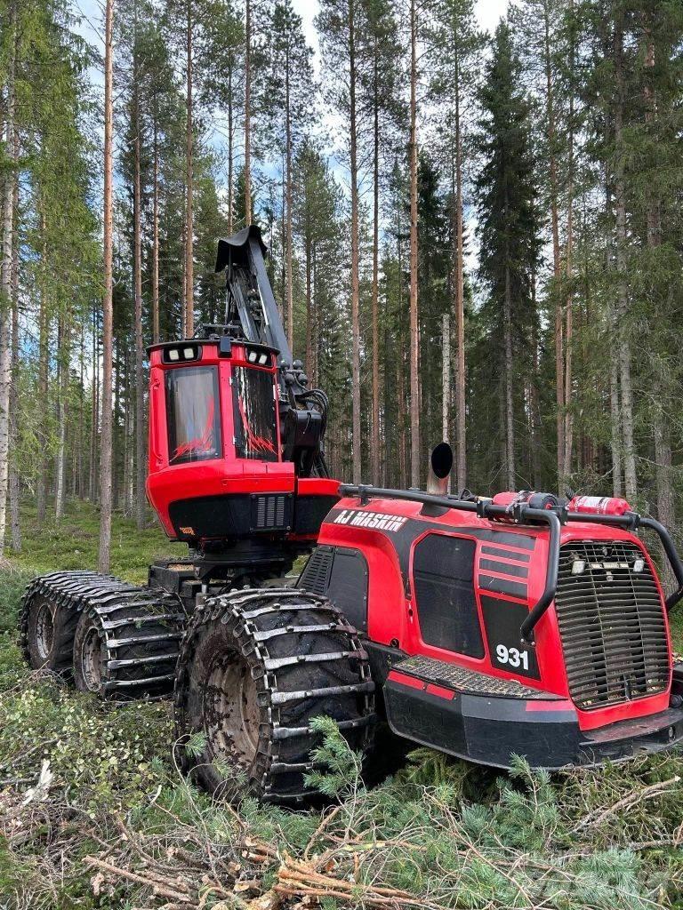 Komatsu 931 Θεριζοαλωνιστικές μηχανές