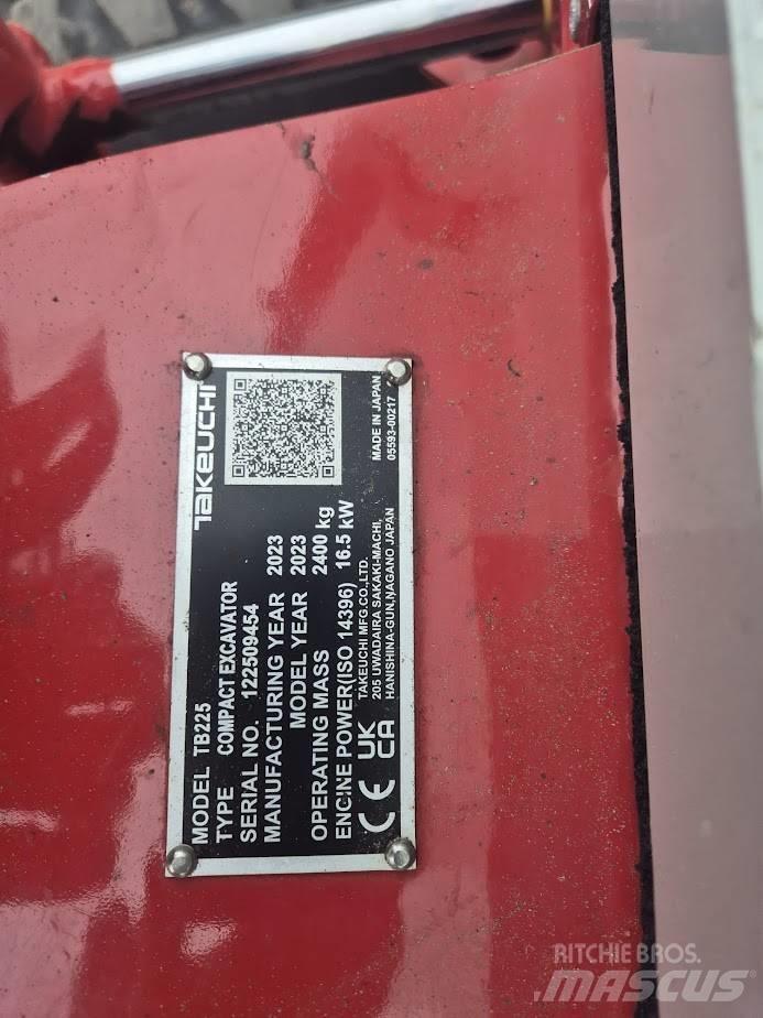 Takeuchi TB 225 Εκσκαφάκι (διαβολάκι) < 7t