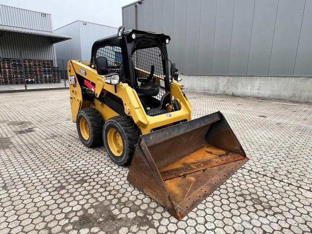CAT 226D Φορτωτάκια