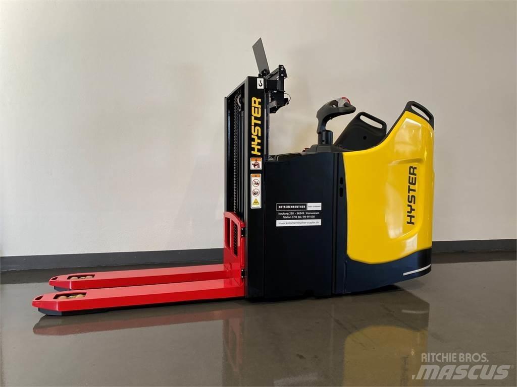 Hyster S2.0SD Παλετοφόρα πεζού χειριστή με ιστό