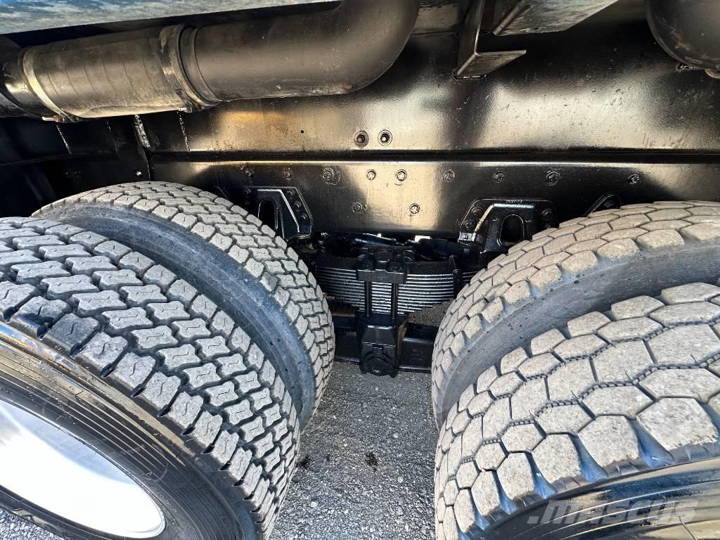 Freightliner 114 SD Αποφρακτικά οχήματα