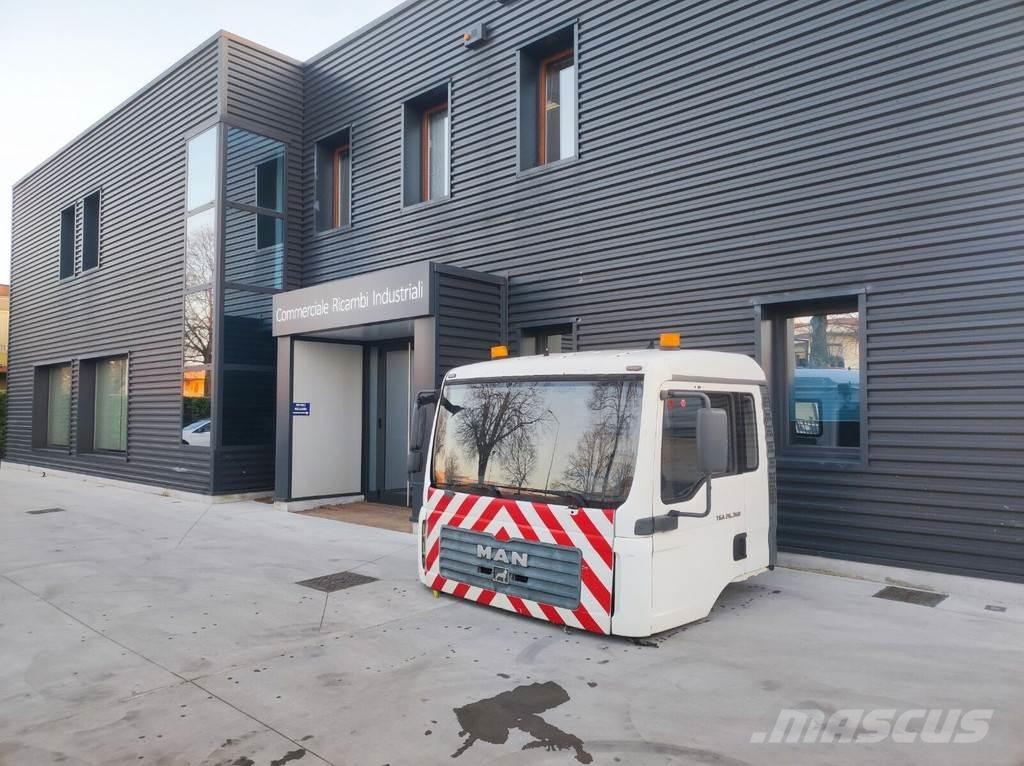 MAN MEDIUM Καμπίνες και εσωτερικό