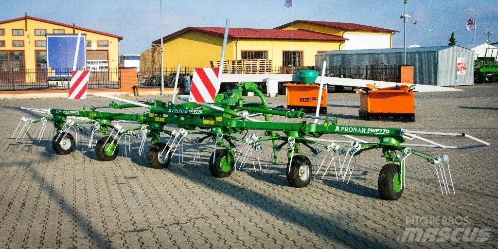 Pronar PWP770 Τσουγκράνες και χορτοξηραντικές μηχανές