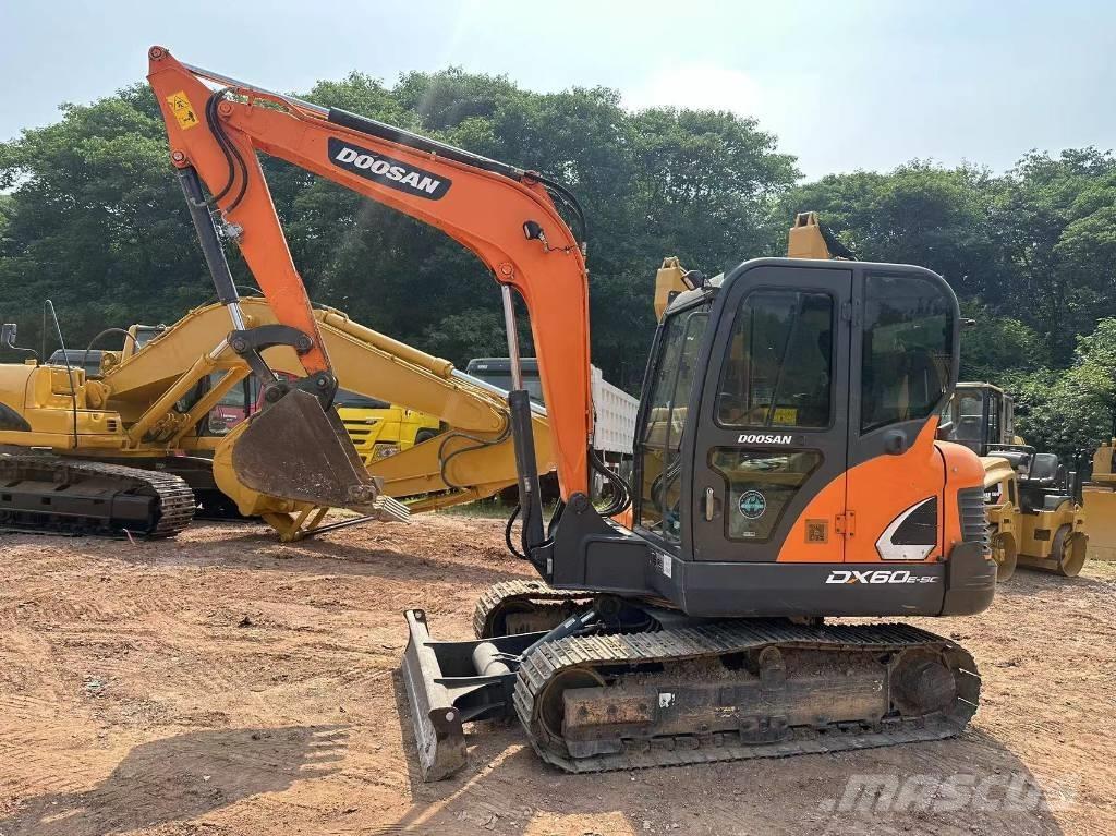 Doosan DX60 Εκσκαφείς με ερπύστριες