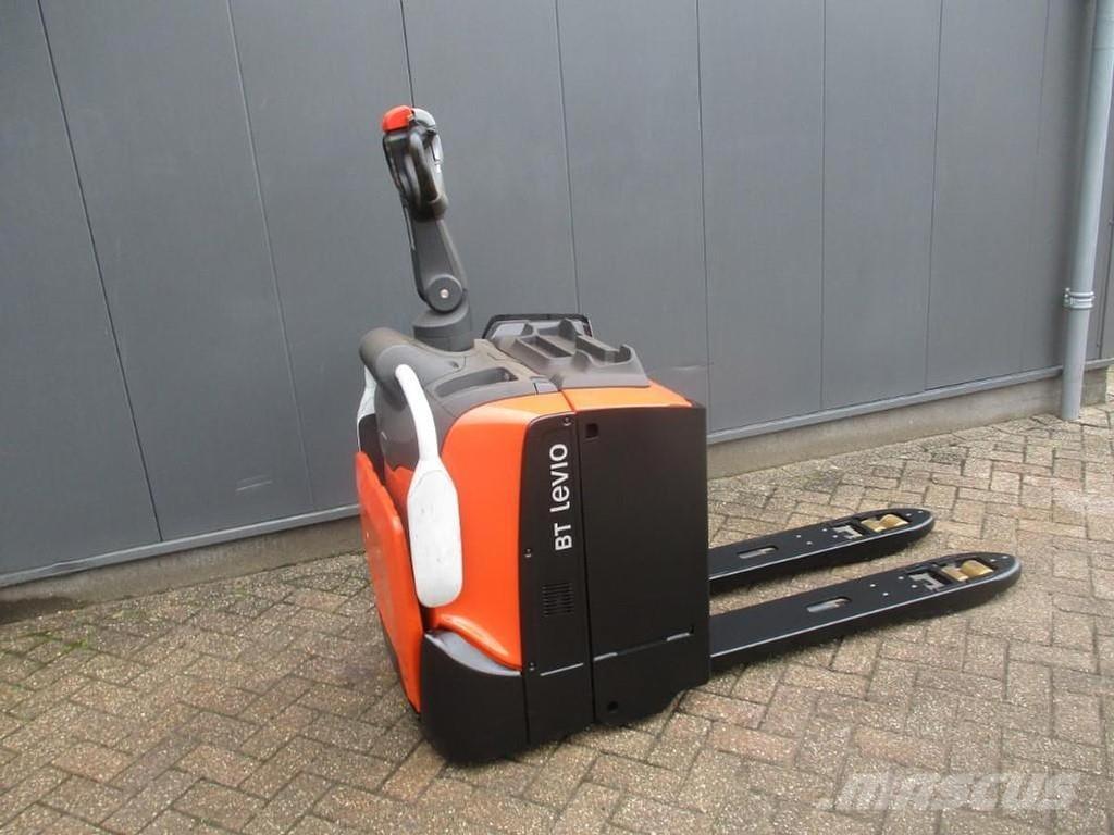 BT LPE 200 Χειροκίνητο περονοφόρο ανυψωτικό με πλατφόρμα