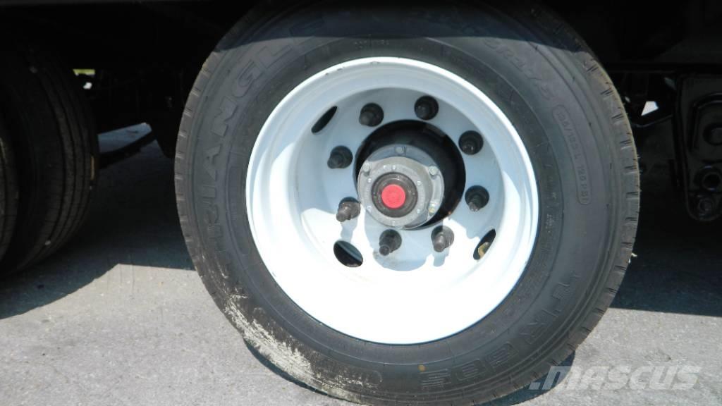 Pitts TA25 Οχήματα με χαμηλό δάπεδο