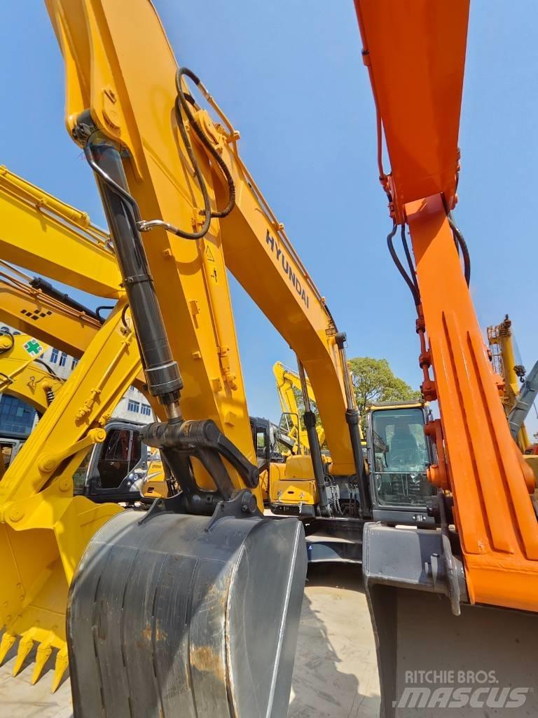 Hyundai R220LC-9S Εκσκαφείς με ερπύστριες