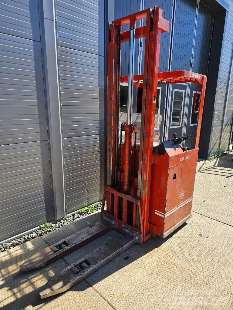 BT RSS 1350 Ηλεκτρικά παλετοφόρα με ιστό