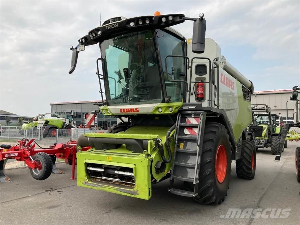 CLAAS Trion 520 Θεριζοαλωνιστικές μηχανές