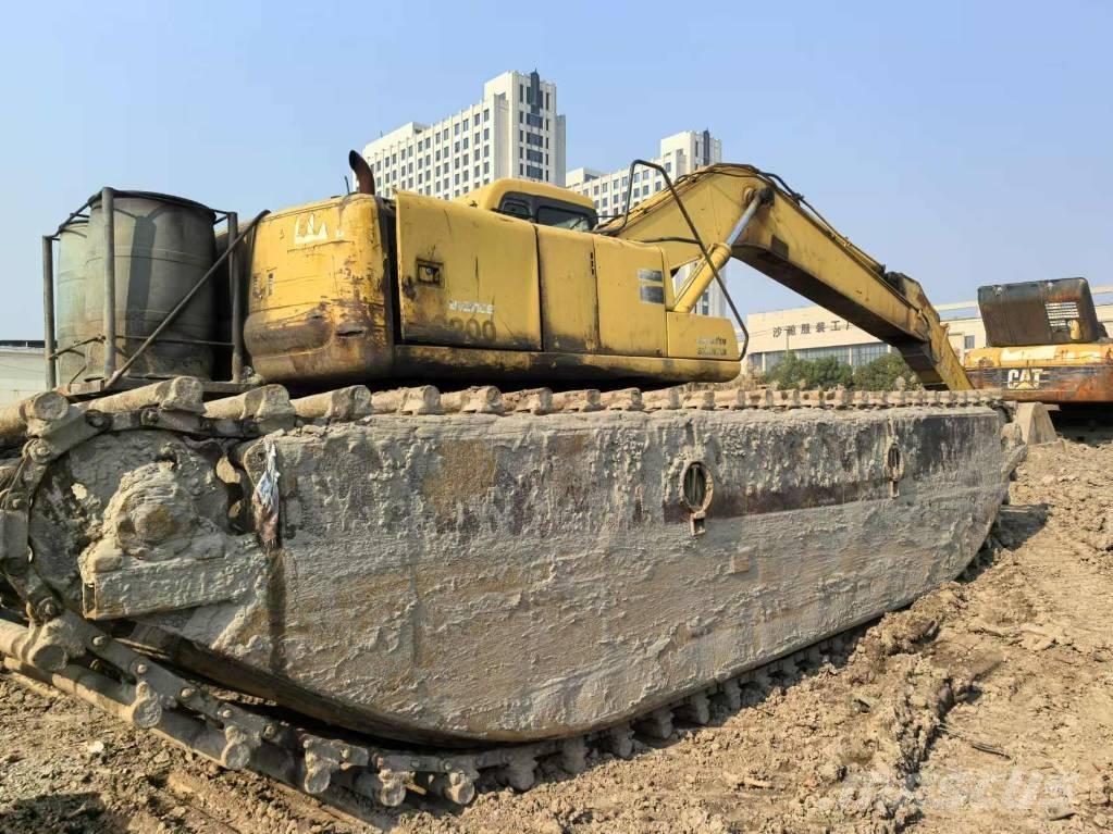 Komatsu PC 200-6 Αμφίβιοι εκσκαφείς