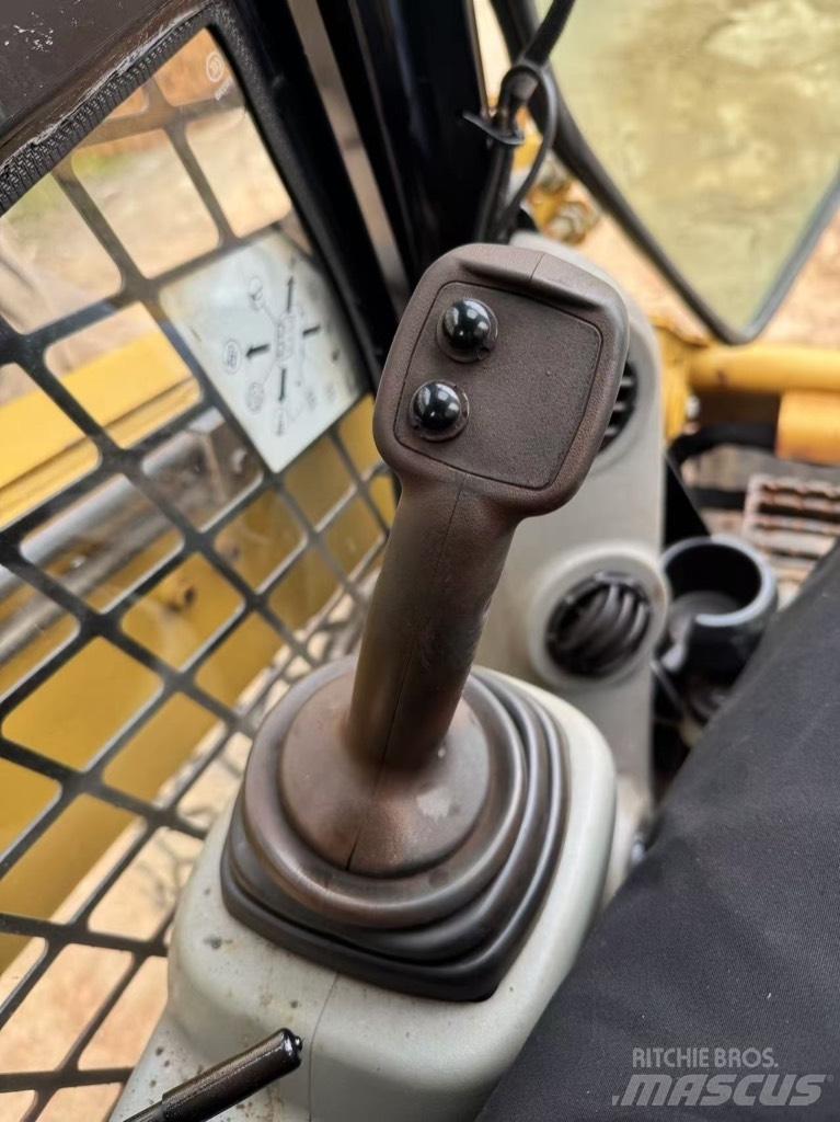 CAT 246 C Φορτωτάκια