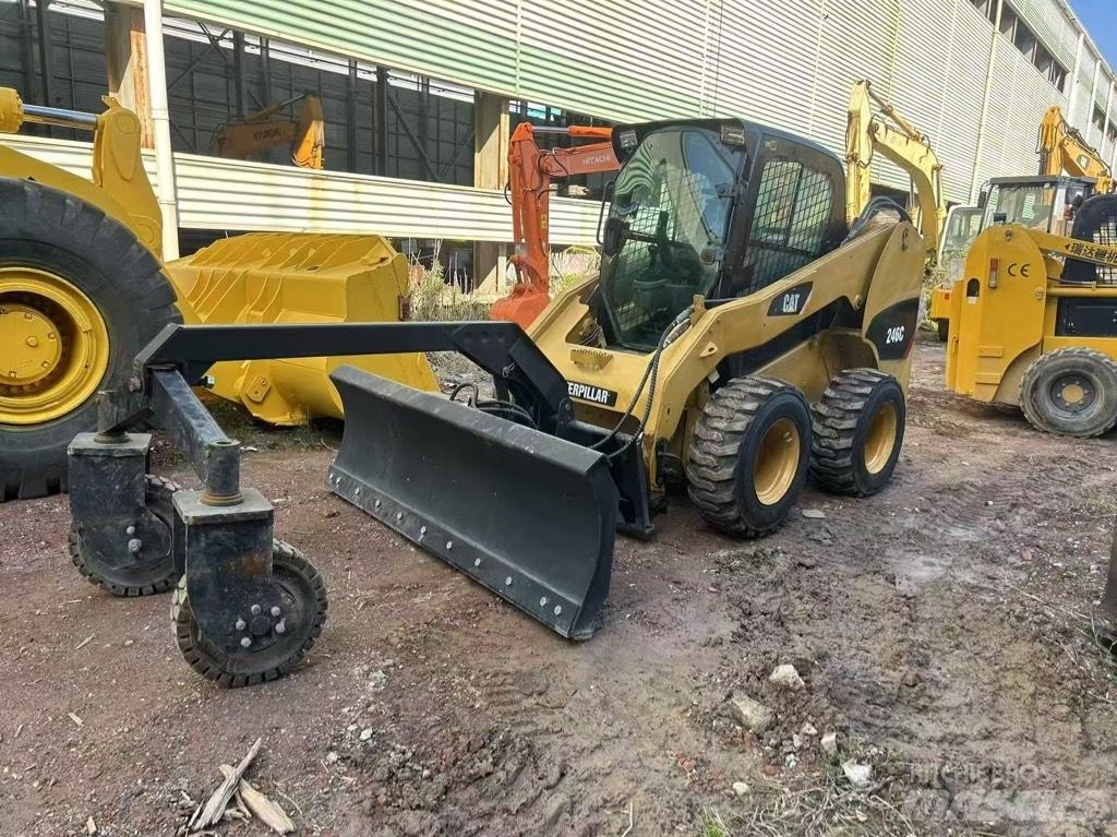 CAT 246 C Φορτωτάκια