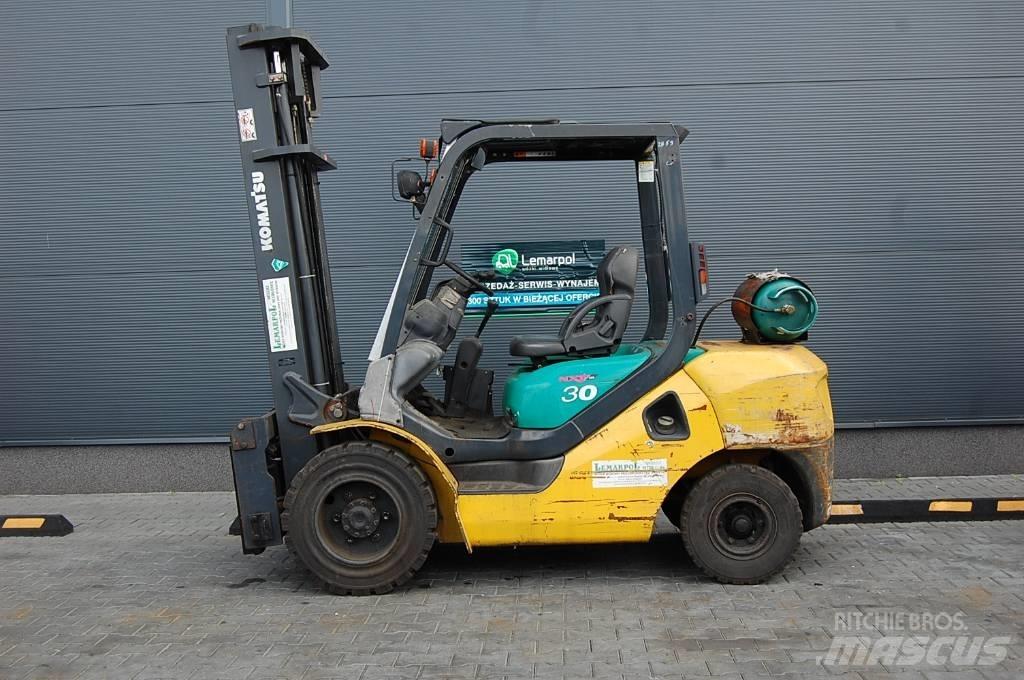 Komatsu FG30C-16 Περονοφόρα ανυψωτικά κλαρκ - άλλα