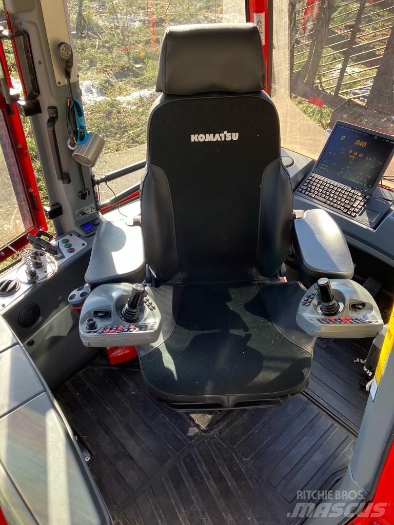 Komatsu 895 Μεταφορείς ξυλείας