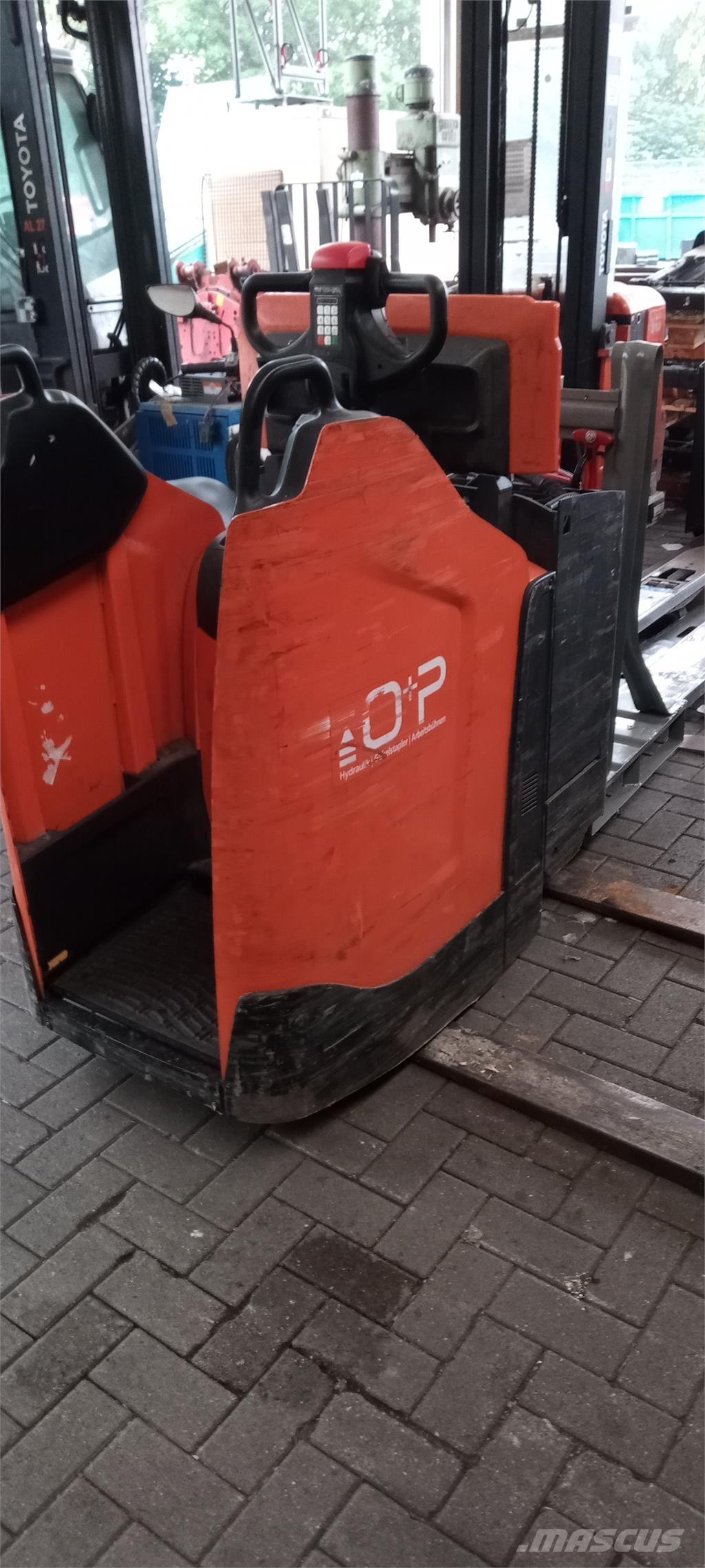 Toyota LPE 250 Παλετοφόρα πεζού χειριστή με ιστό