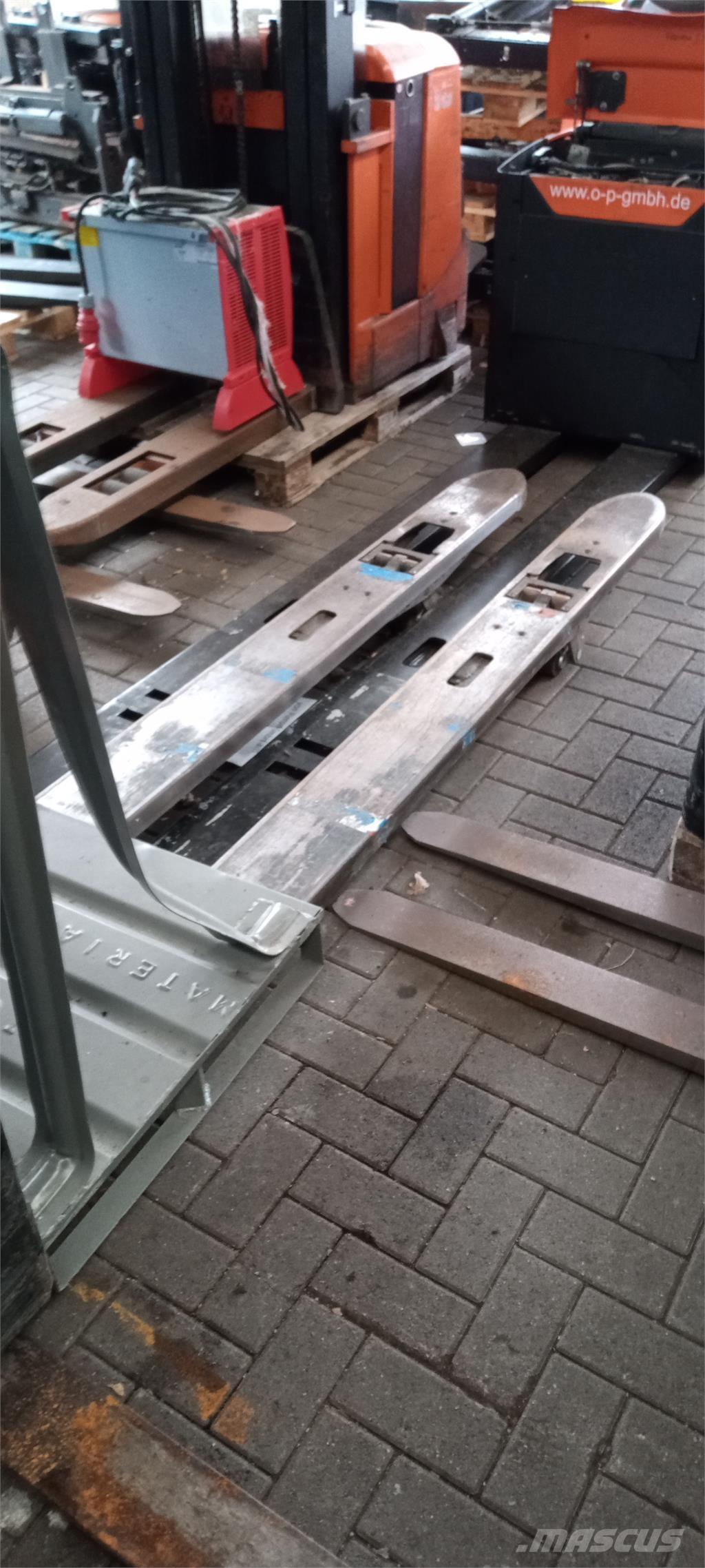 Toyota LPE 250 Παλετοφόρα πεζού χειριστή με ιστό