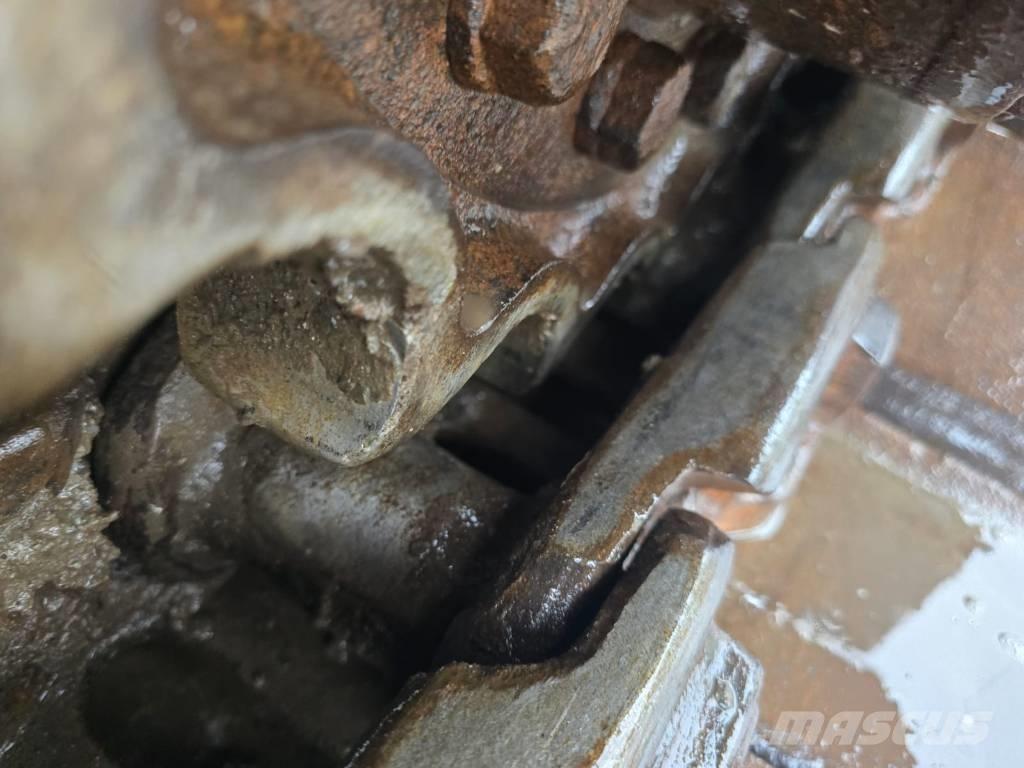 Hitachi ZX 210 Εκσκαφείς με ερπύστριες