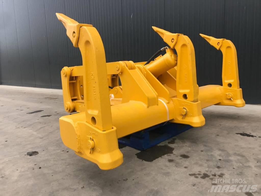 Komatsu D65 Εκχερσωτές