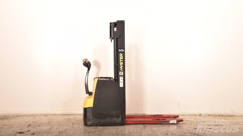 Hyster S 1.6 Παλετοφόρα πεζού χειριστή με ιστό