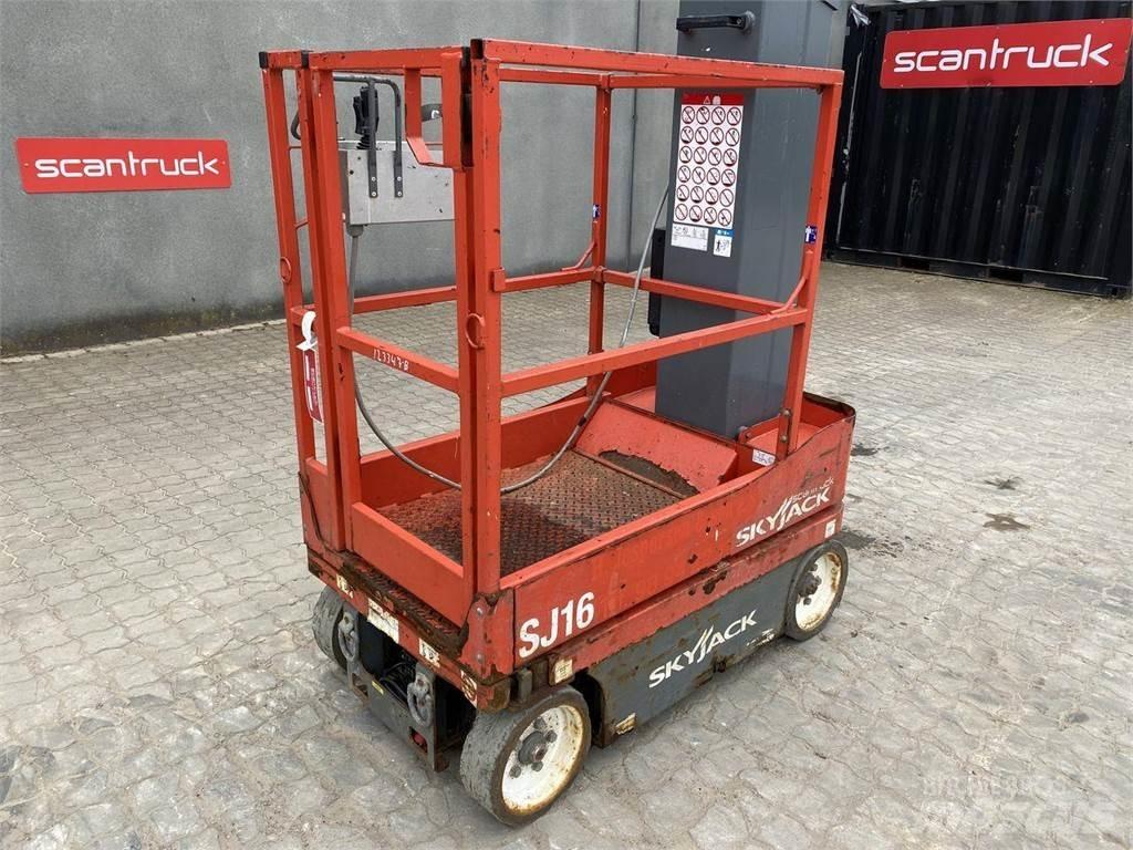 SkyJack SJ16 Ανυψωτήρες με κατακόρυφους πυλώνες