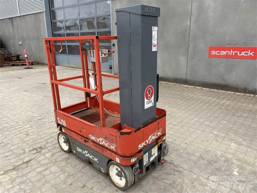 SkyJack SJ16 Ανυψωτήρες με κατακόρυφους πυλώνες