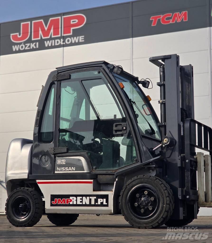 Nissan FGD02 A 32 Q Περονοφόρα ανυψωτικά κλαρκ με φυσικό αέριο LPG