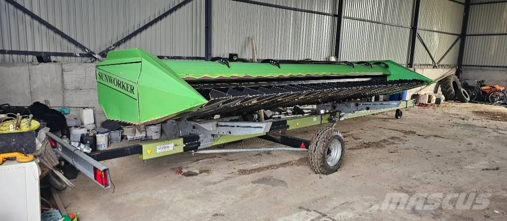 CLAAS Tucano 440 Θεριζοαλωνιστικές μηχανές