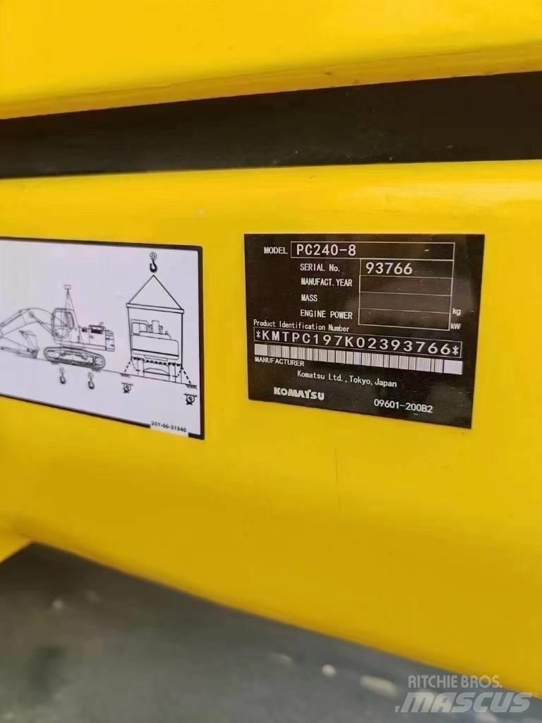 Komatsu 240LC-8 Εκσκαφείς με ερπύστριες