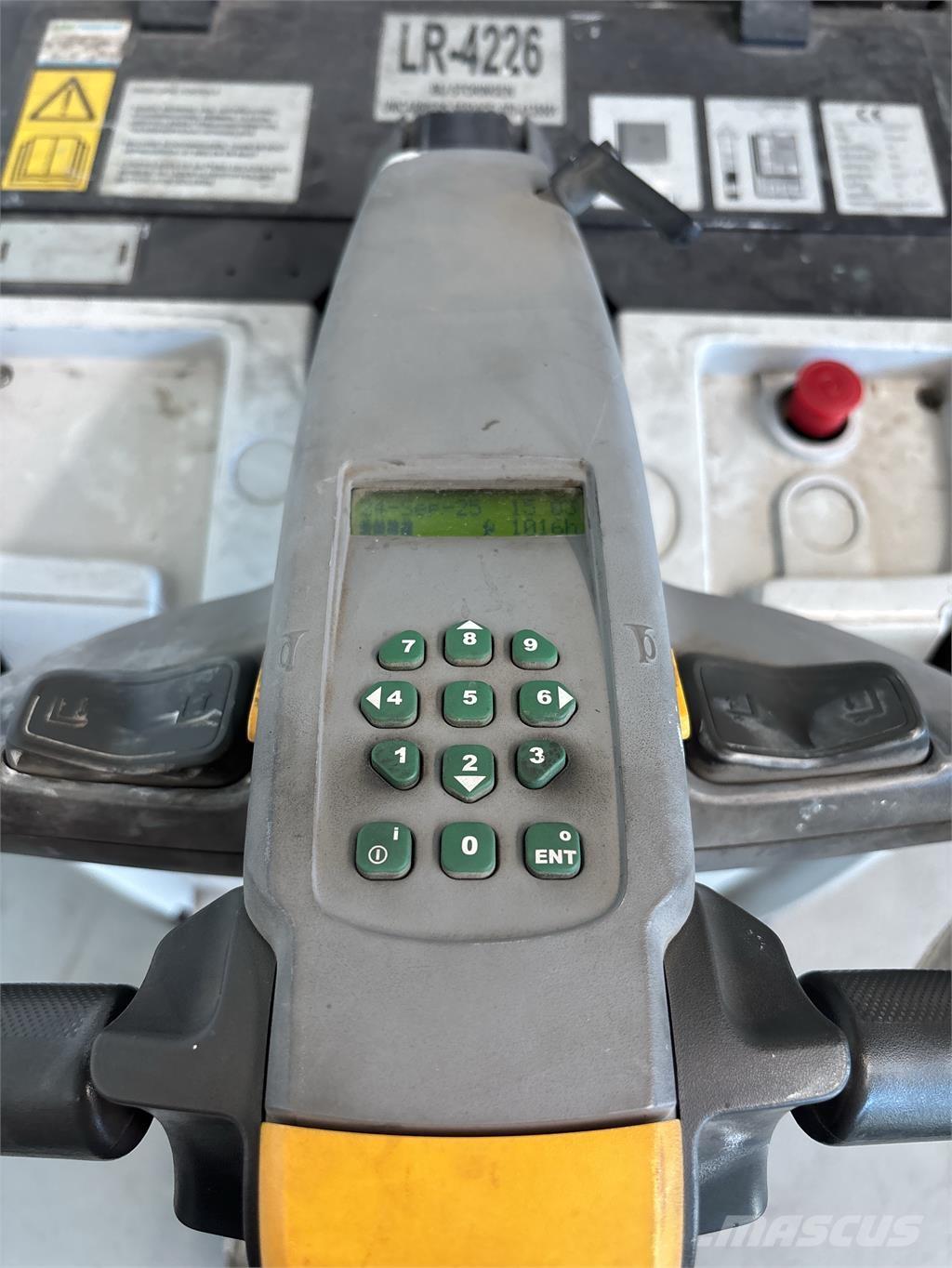 UniCarriers PDP200 Ηλεκτρικά παλετοφόρα με ιστό