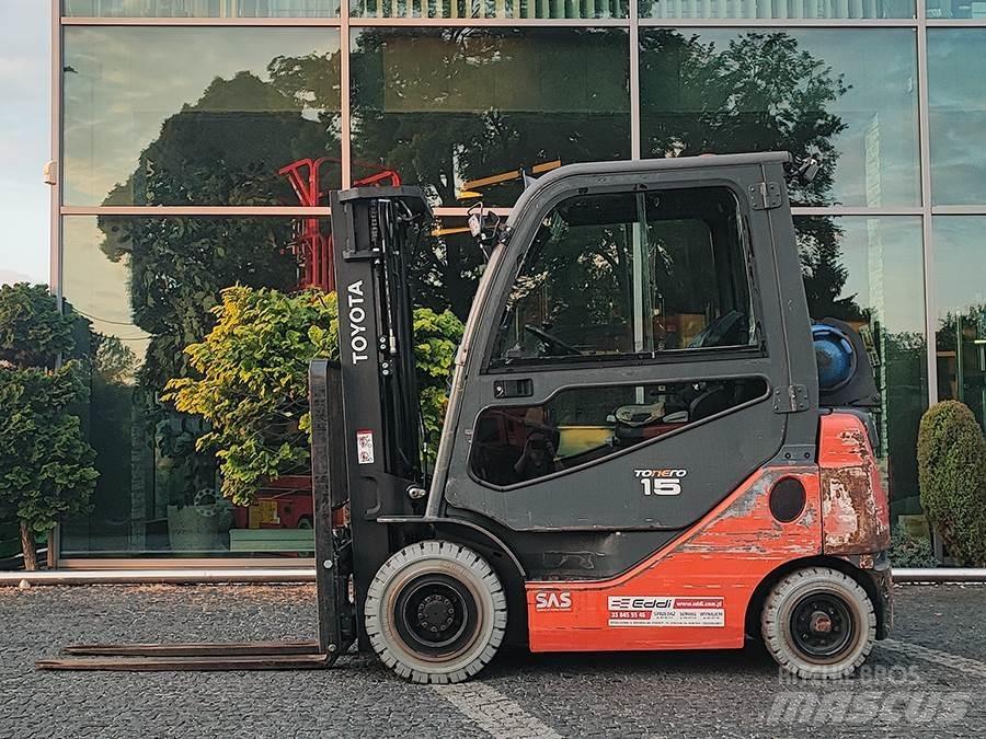 Toyota 02-8FGF15 Περονοφόρα ανυψωτικά κλαρκ με φυσικό αέριο LPG