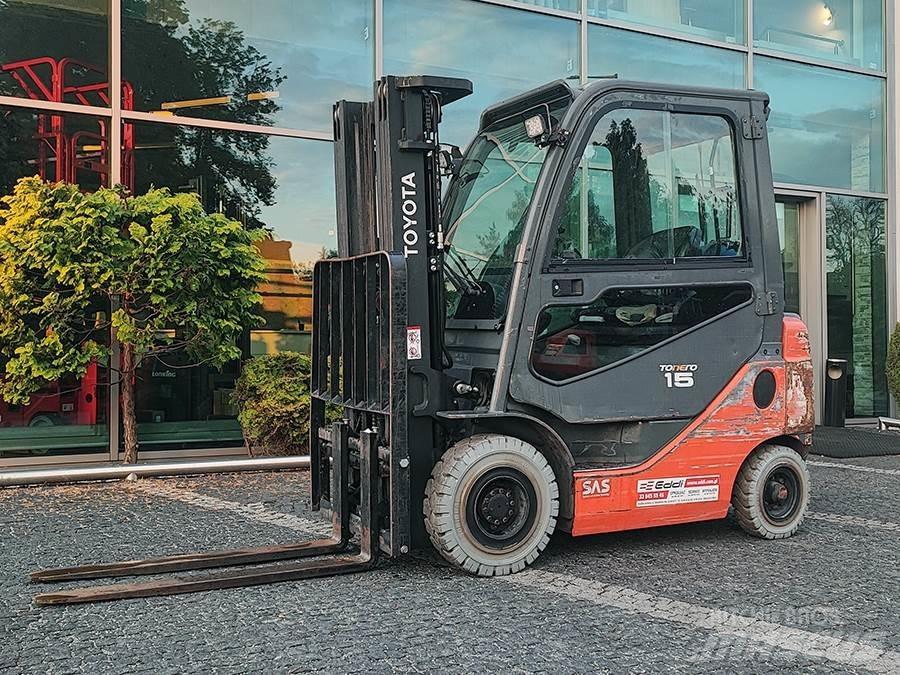 Toyota 02-8FGF15 Περονοφόρα ανυψωτικά κλαρκ με φυσικό αέριο LPG