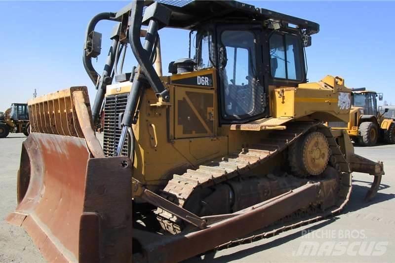 CAT D6R2 Μπουλντόζες με ερπύστριες