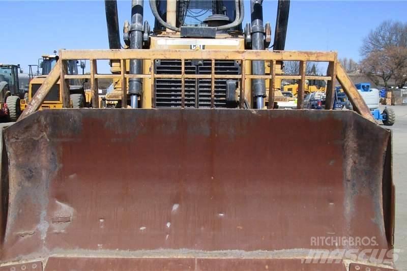 CAT D6R2 Μπουλντόζες με ερπύστριες