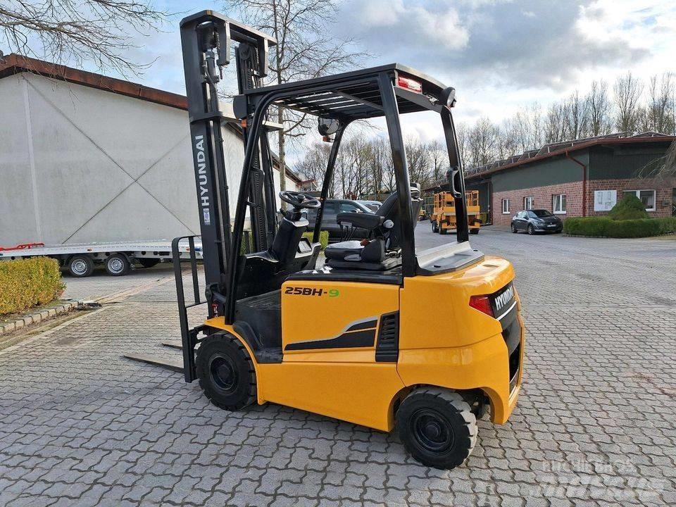 Hyundai 25 BH-9 Κατασκευές - Άλλα
