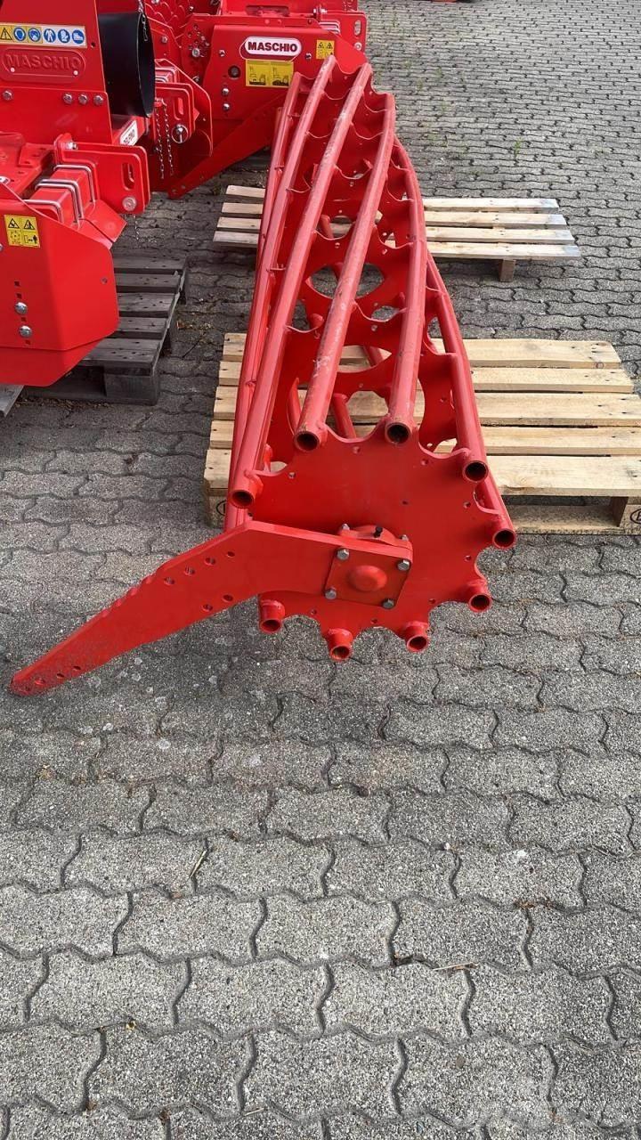 Kuhn Maxirohrwalze Ρυμουλκούμενοι οδοστρωτήρες με δόνηση