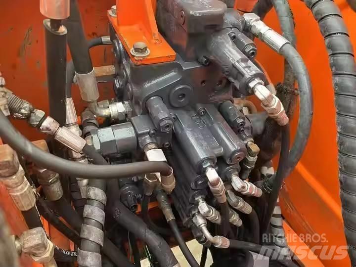 Doosan DH80 Εκσκαφείς με ερπύστριες