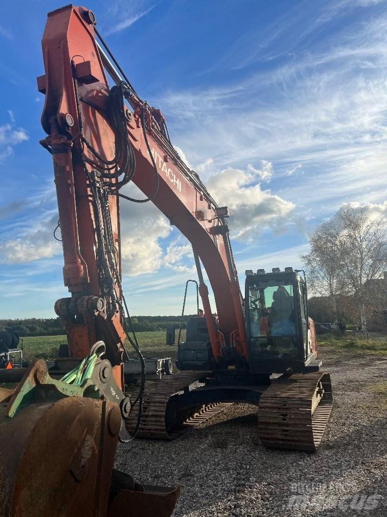 Hitachi ZX 210 Εκσκαφείς με ερπύστριες
