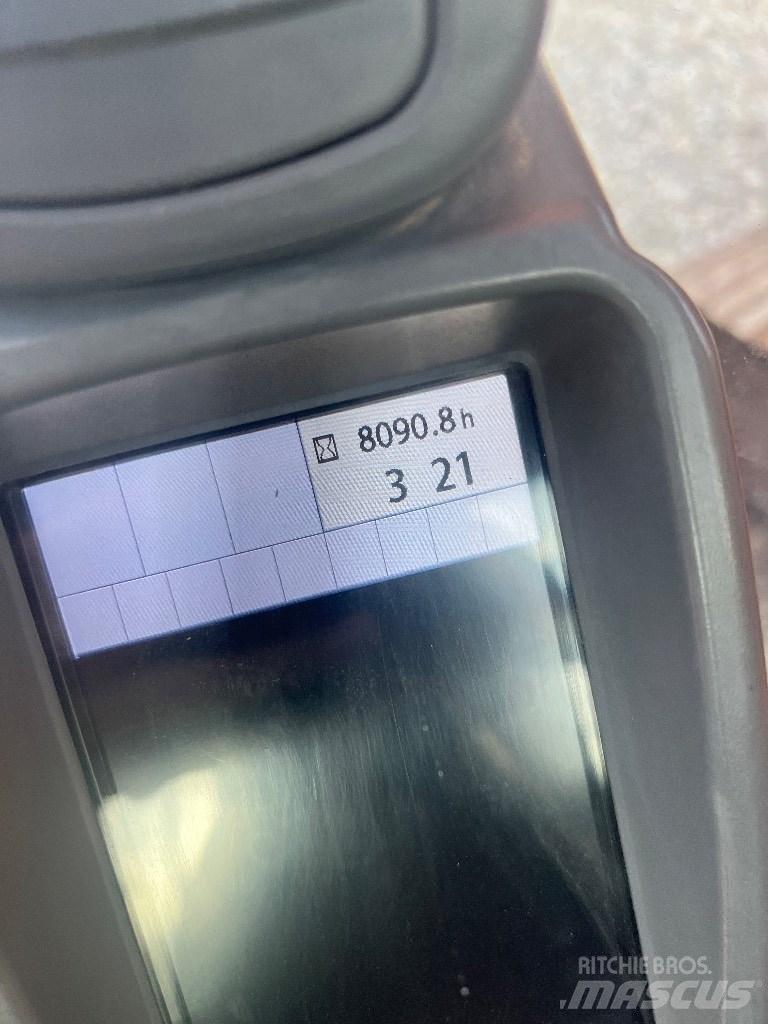 Hitachi ZX 210 Εκσκαφείς με ερπύστριες