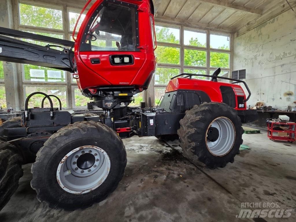 Komatsu 911 Θεριζοαλωνιστικές μηχανές