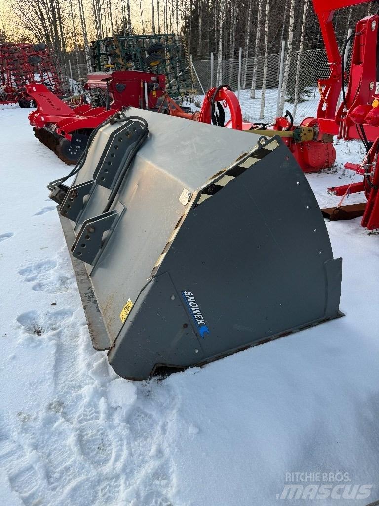 Snowek S2500 Διαστρωτήρες άμμου και αλατιού