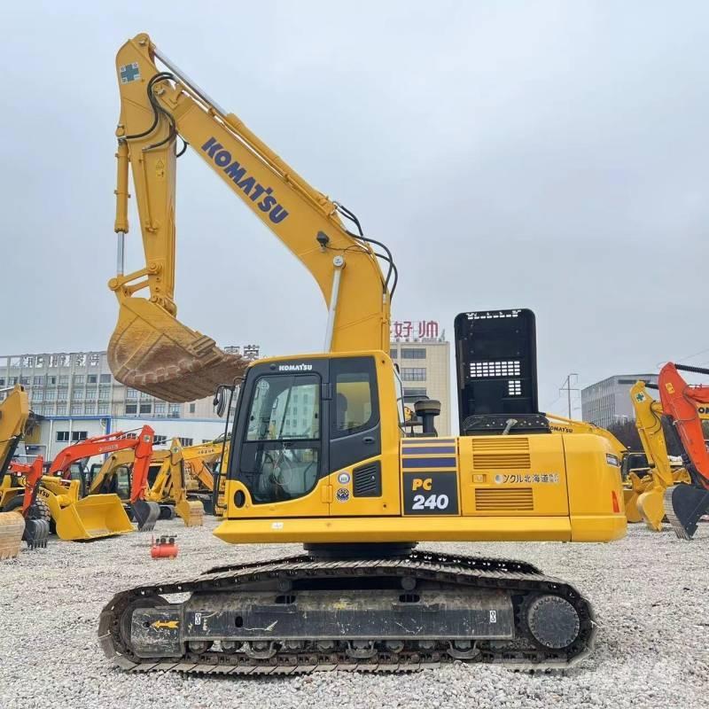 Komatsu PC 240 Εκσκαφείς με ερπύστριες