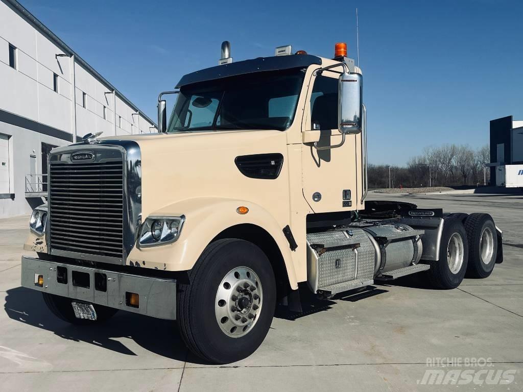 Freightliner 122 SD Τράκτορες