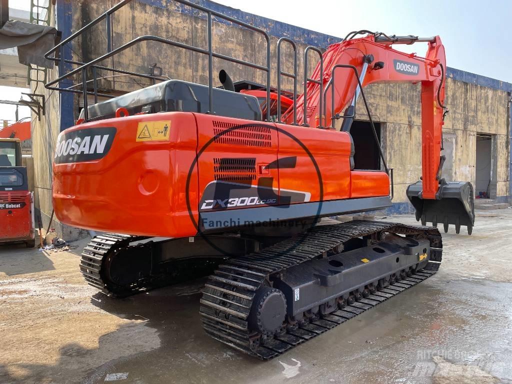 Doosan DX300 Εκσκαφείς με ερπύστριες