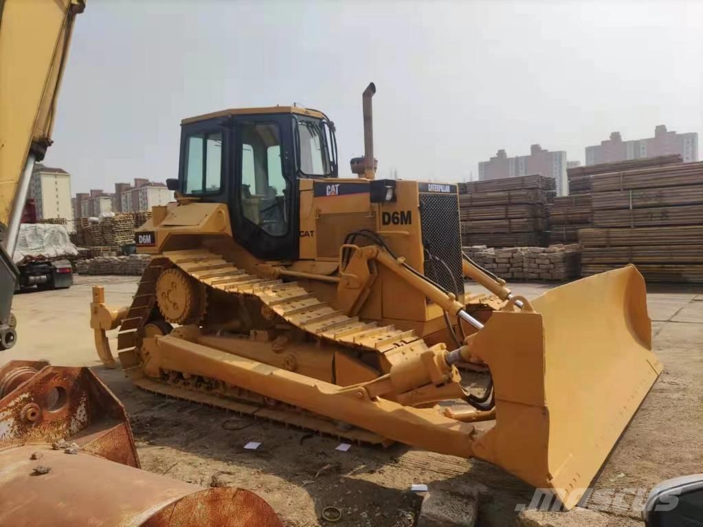 CAT D 6M Μπουλντόζες με ερπύστριες