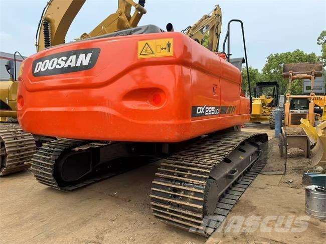 Doosan DX 225 LCA Εκσκαφείς με ερπύστριες