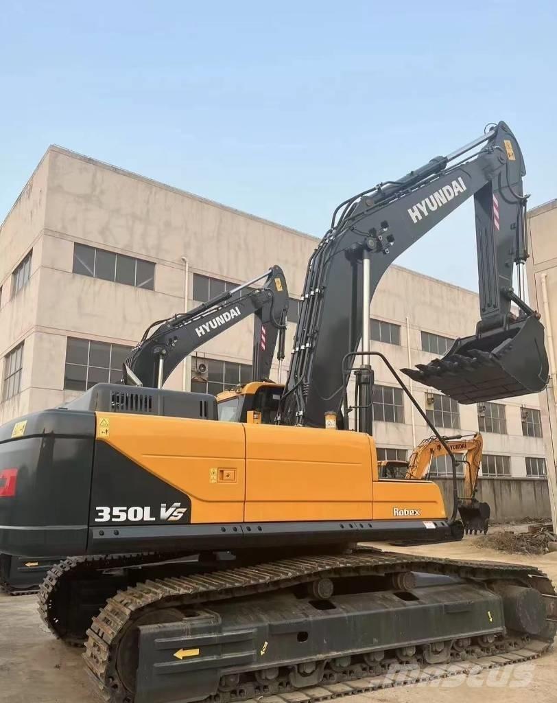 Hyundai 350 L VS Εκσκαφείς με ερπύστριες