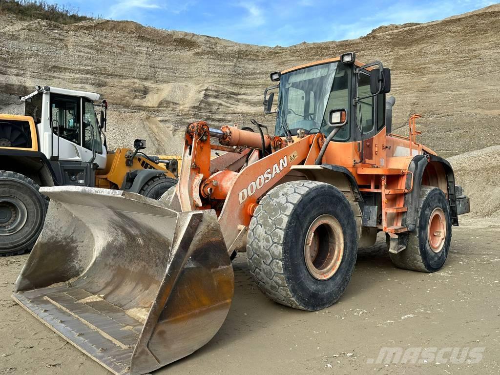 Doosan DL 300 Φορτωτές με λάστιχα (Τροχοφόροι)