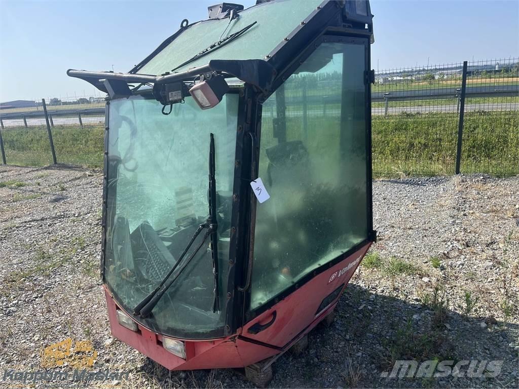 Valmet 911.1 Καμπίνες και εσωτερικό